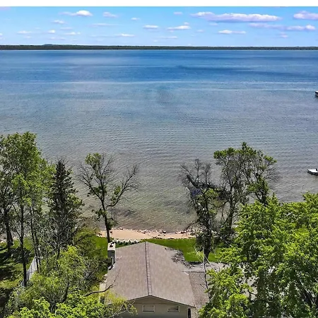 Life Is Good Lodge Lakefront With Sandy Beach